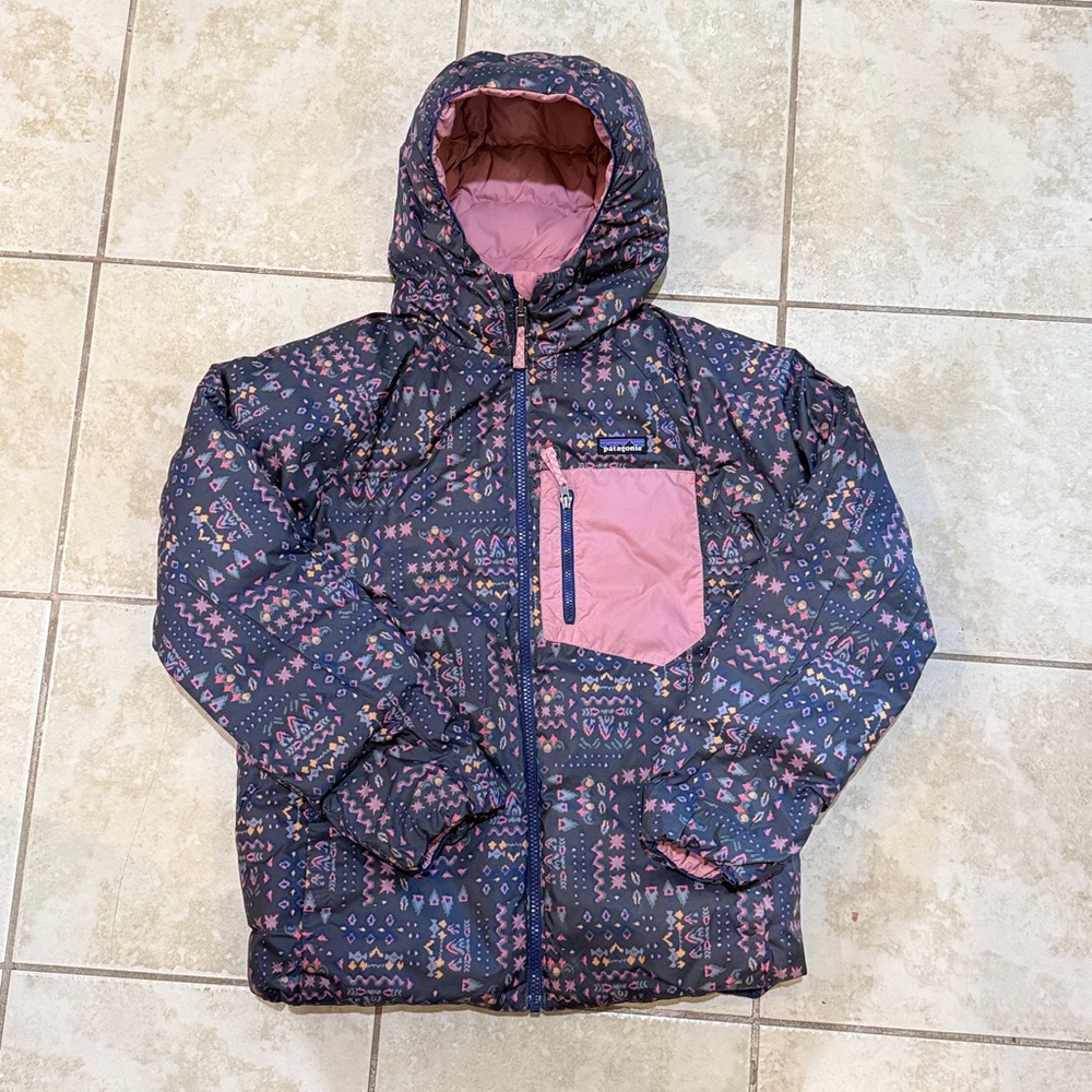 Girls Patagonia reversible Down Sweater Hoodie (XL-14)
